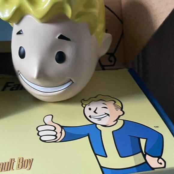 FALLOUT COLLECTOR BOX 5 PIECES VAULT BOY PLANTER, VAULT TEC SCARF, PIN, FIGURINE - Picture 12 of 16